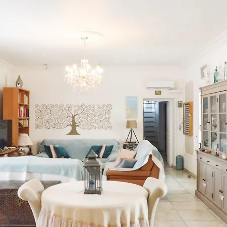 Hébergement de vacances Four Bedroom Holiday In Manosque