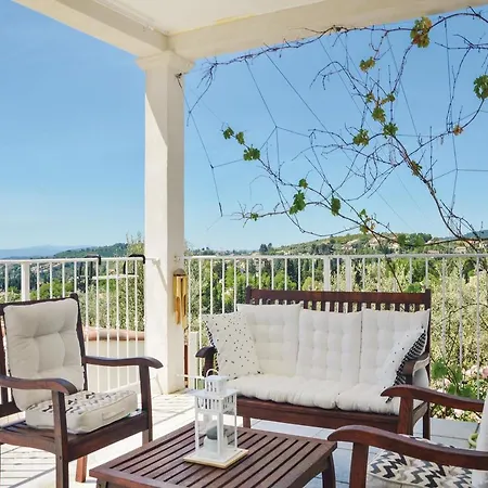 Four Bedroom Holiday In * Manosque